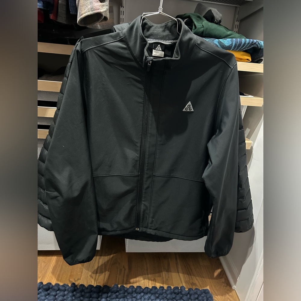 Nike Men's ACG Lightweight Jacket Size XL